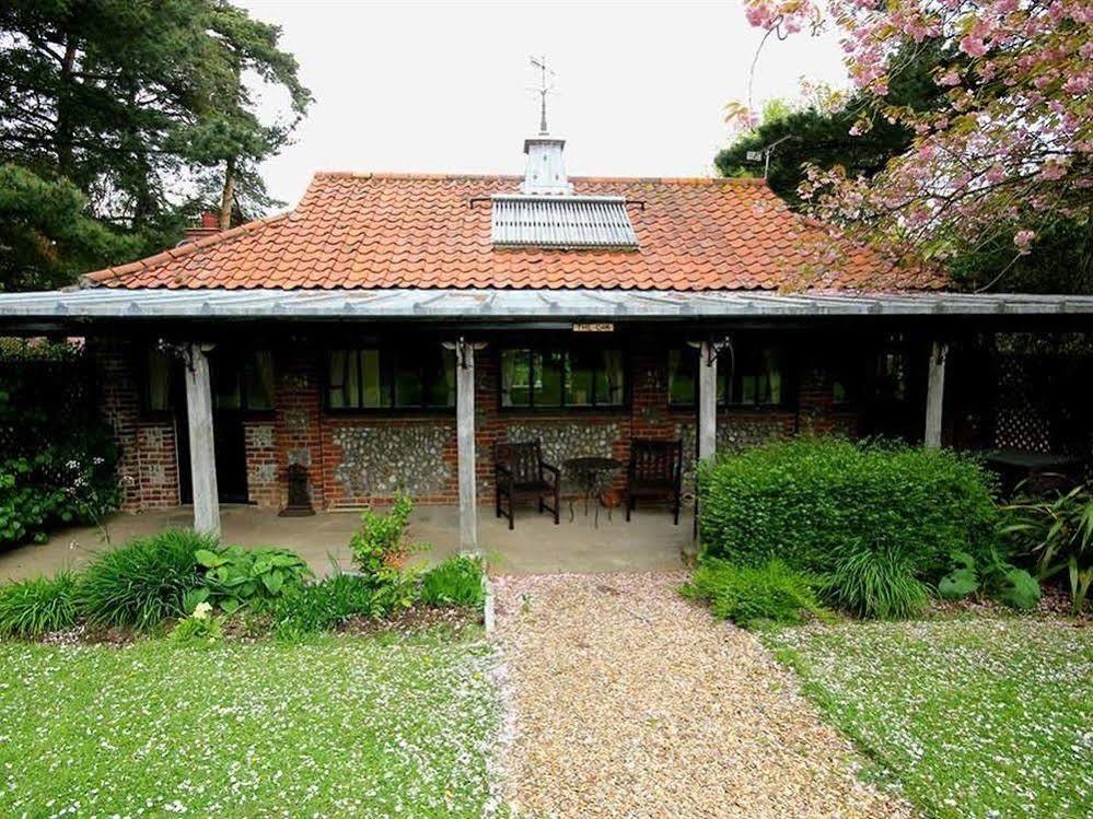 Felbrigg Lodge Bed And Breakfast Aylmerton ภายนอก รูปภาพ